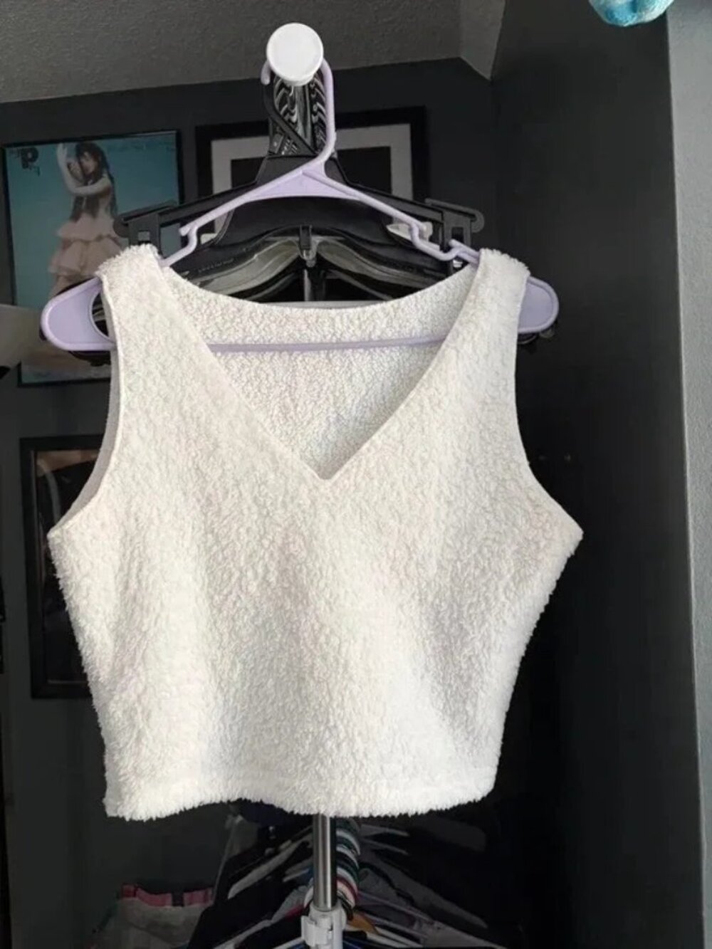 White Fuzzy Sherpa V-Neck Cropped Tank Top M